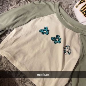 Long sleeve tee shirt cropped